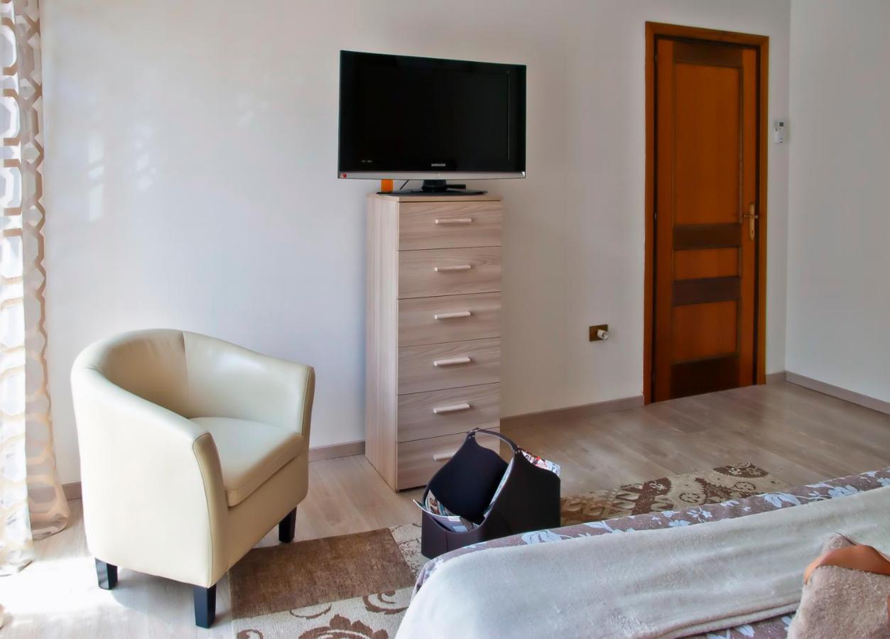 Montellinos Suite Tortora SantʼAntìoco Exteriör bild
