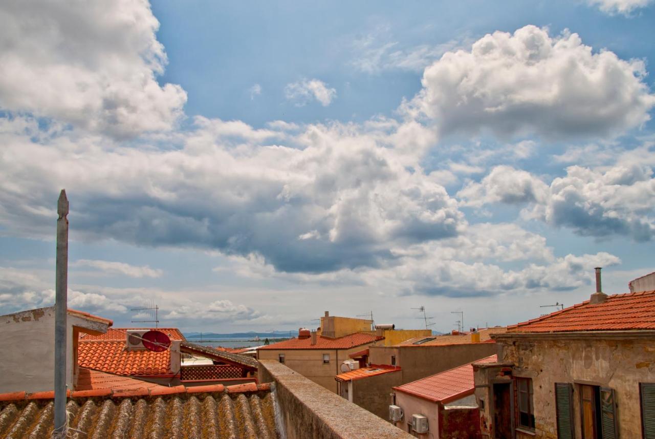 Montellinos Suite Tortora SantʼAntìoco Exteriör bild
